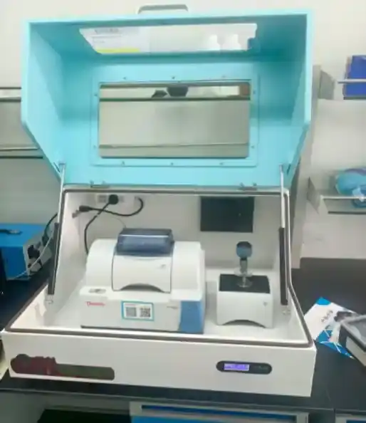 油圧プレス機械