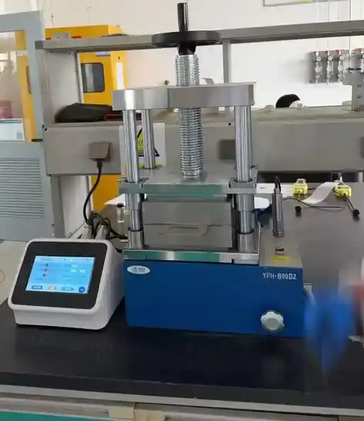 油圧プレス機械
