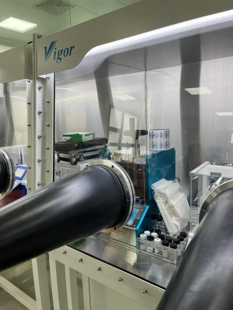 Prensa automática de polvo integrada en la guantera Hench
