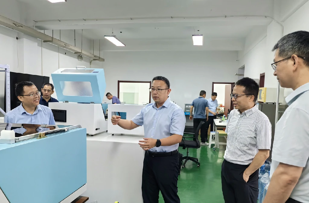 laboratory instrument manufacturer